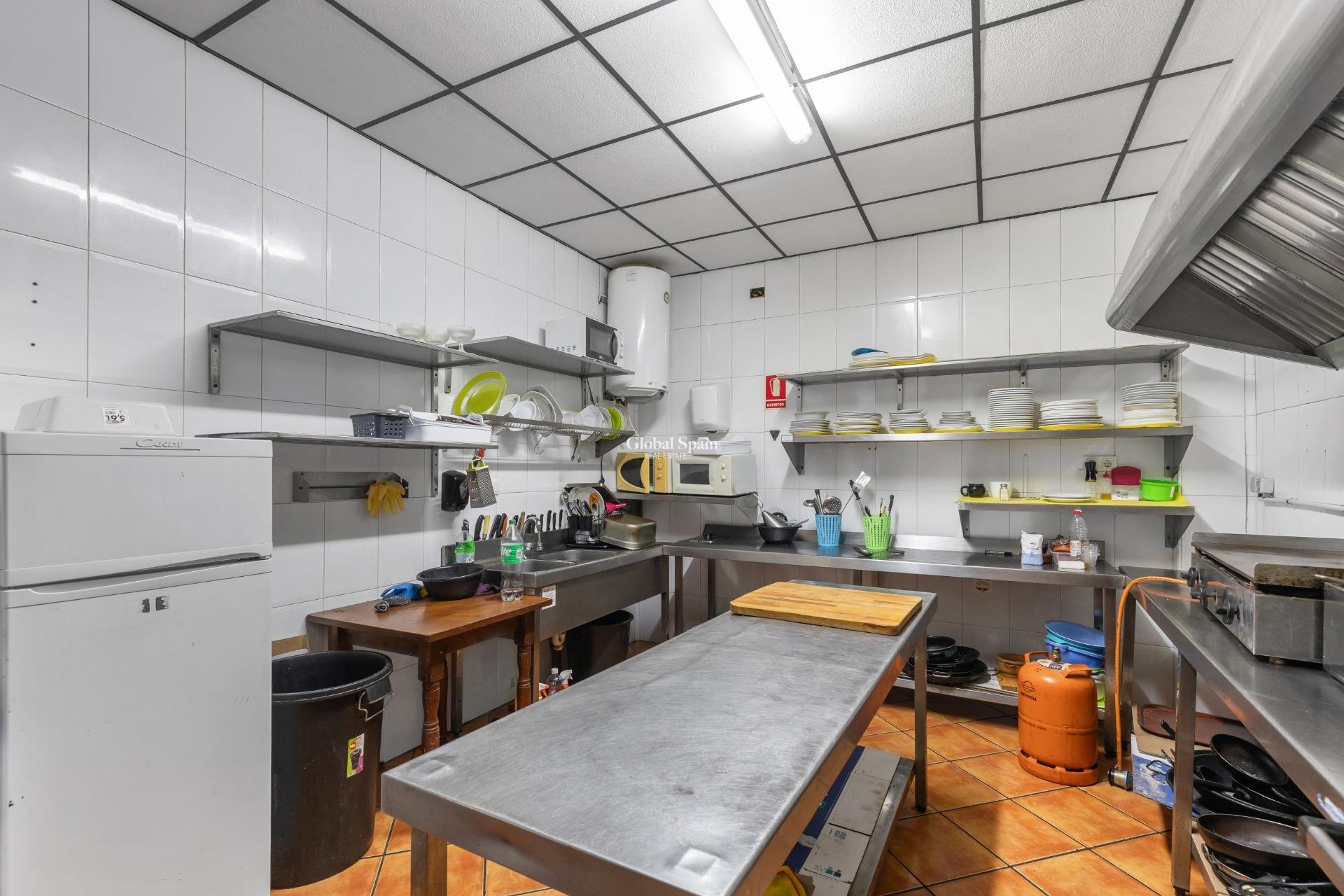 Resale - COMMERCIAL PROPERTY -
TORREVIEJA - Estacion de autobuses