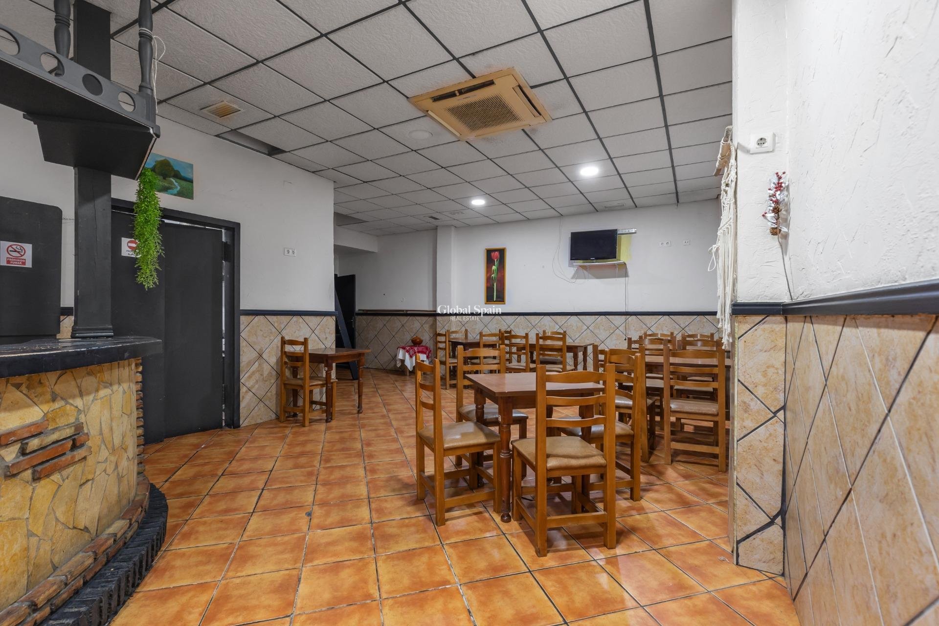 Resale - COMMERCIAL PROPERTY -
TORREVIEJA - Estacion de autobuses