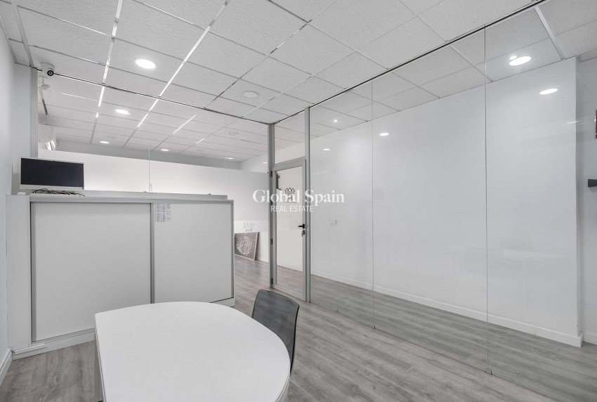 Resale - COMMERCIAL PROPERTY -
TORREVIEJA - La Mata pueblo