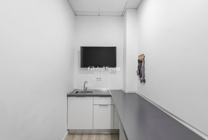 Resale - COMMERCIAL PROPERTY -
TORREVIEJA - La Mata pueblo