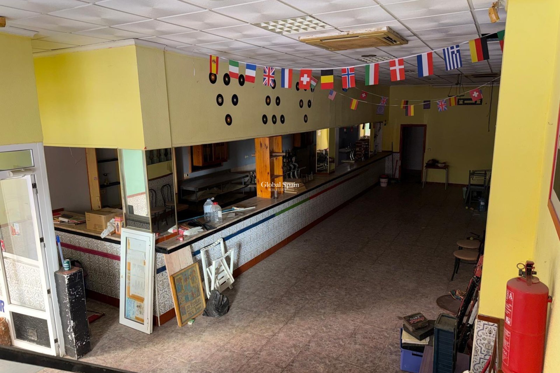 Resale - COMMERCIAL PROPERTY -
TORREVIEJA - Playa del cura