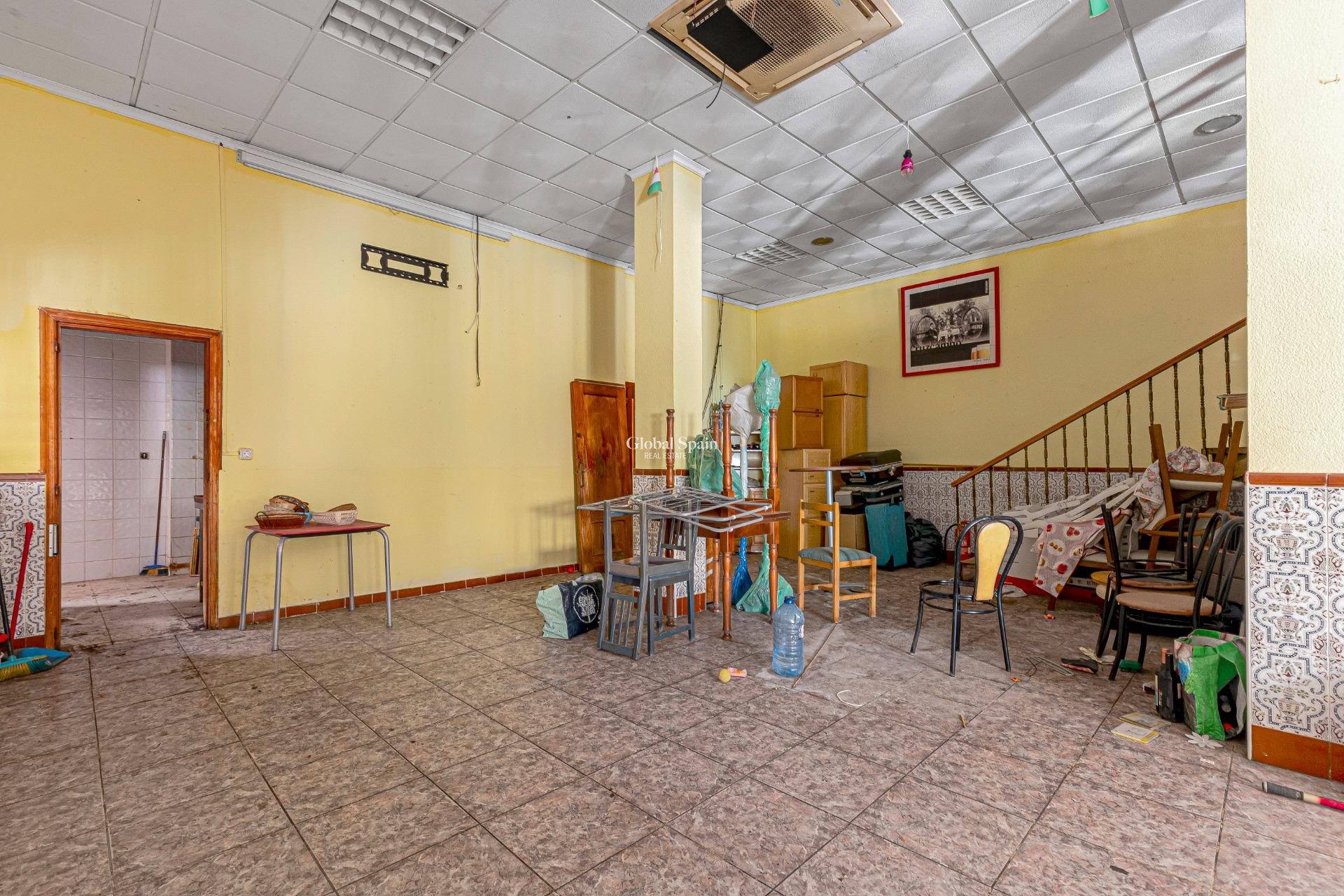 Resale - COMMERCIAL PROPERTY -
TORREVIEJA - Playa del cura