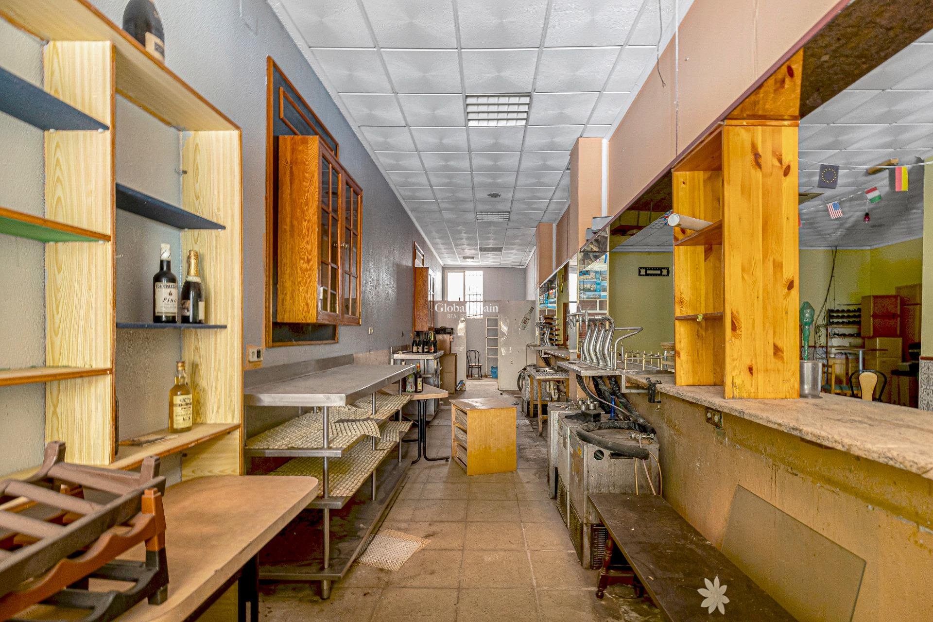 Resale - COMMERCIAL PROPERTY -
TORREVIEJA - Playa del cura