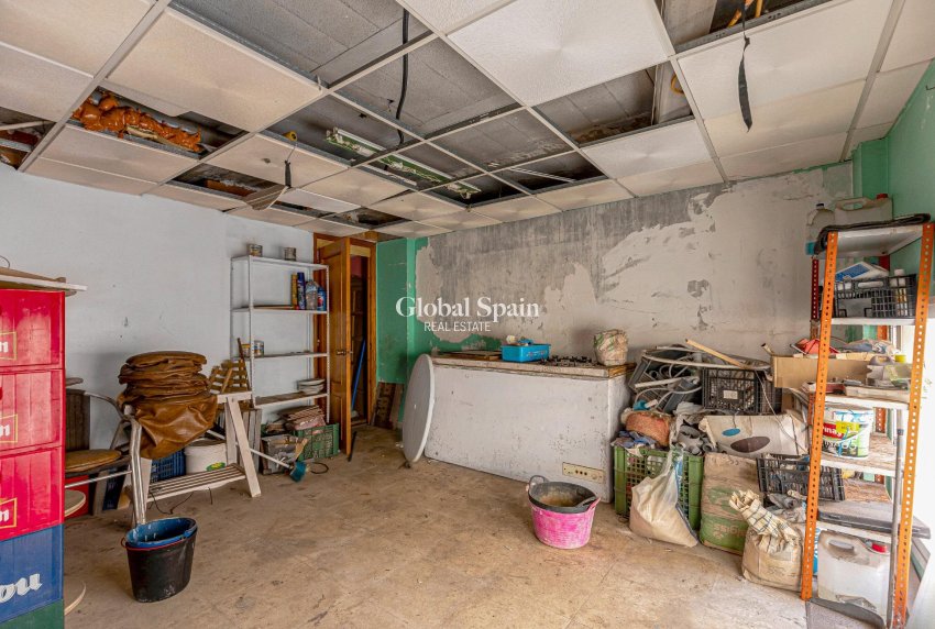 Resale - COMMERCIAL PROPERTY -
TORREVIEJA - Playa del cura