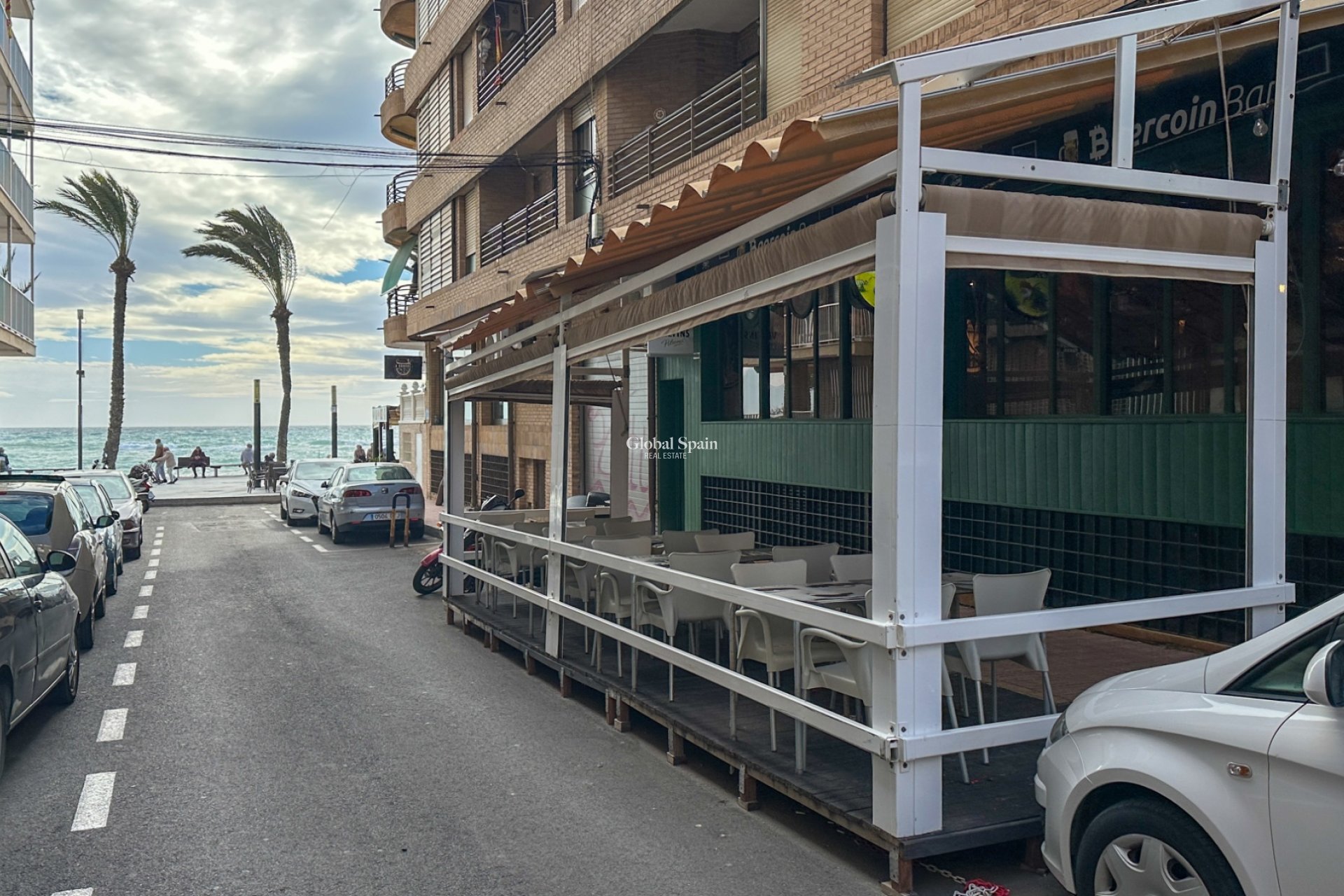 Resale - COMMERCIAL PROPERTY -
TORREVIEJA - Playa del Cura