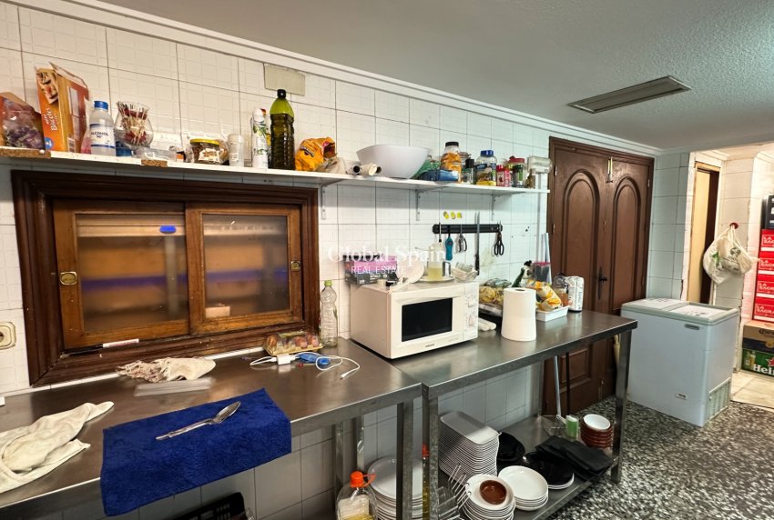 Resale - COMMERCIAL PROPERTY -
TORREVIEJA - Playa del Cura