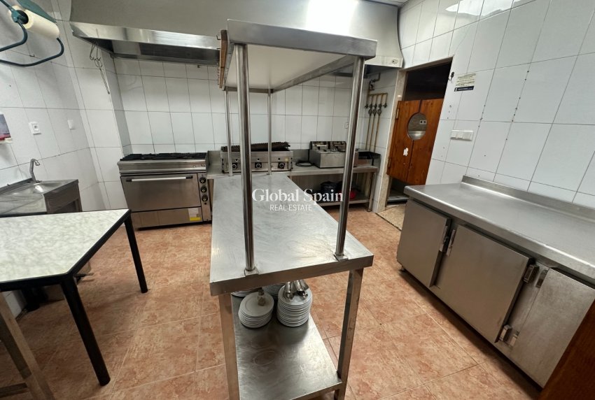 Resale - COMMERCIAL PROPERTY -
TORREVIEJA - Torrevieja