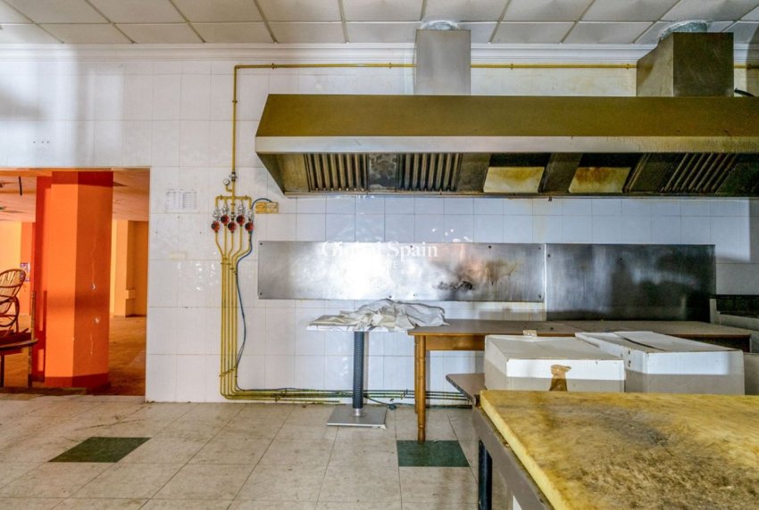 Resale - COMMERCIAL PROPERTY -
TORREVIEJA - Torrevieja