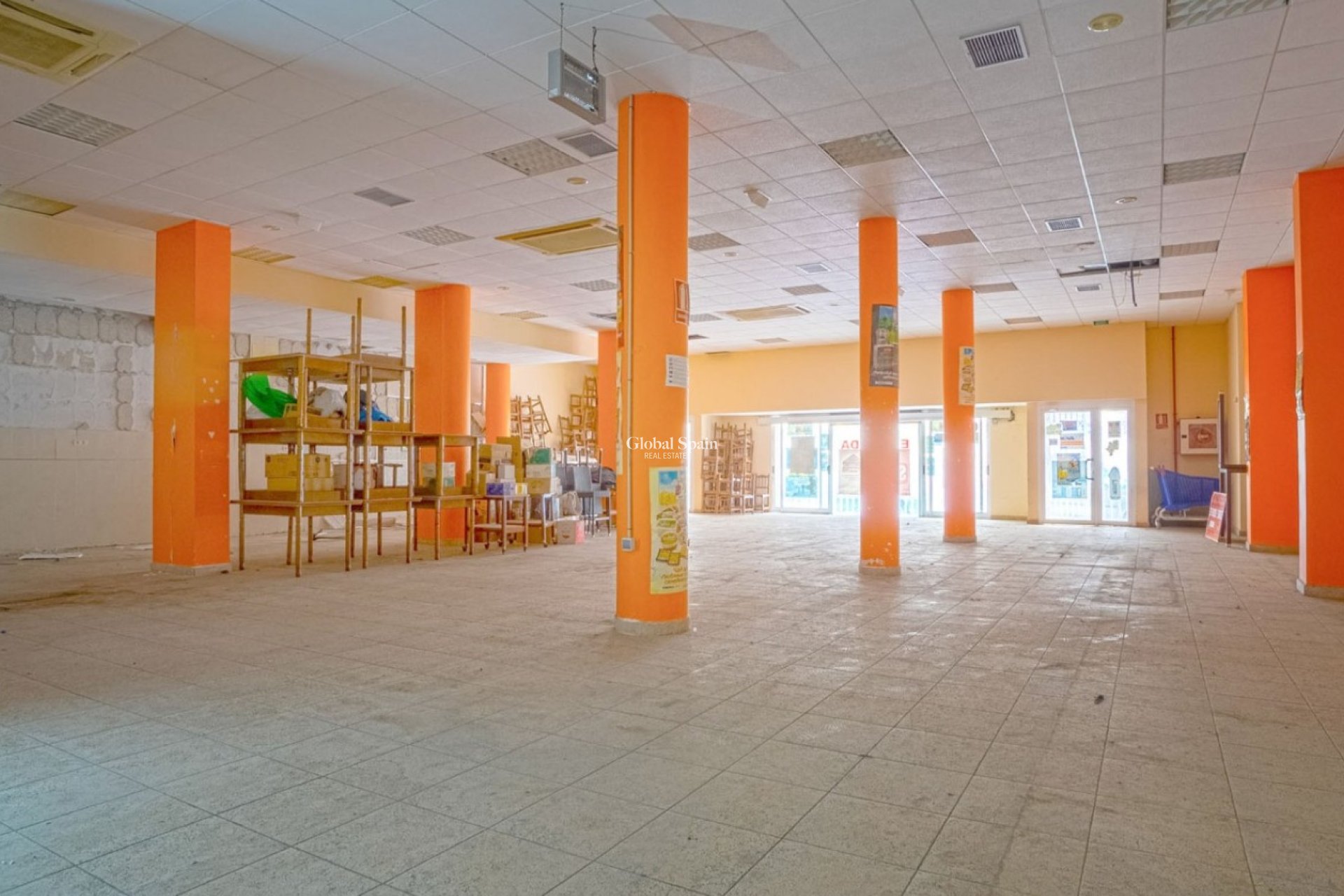 Resale - COMMERCIAL PROPERTY -
TORREVIEJA - Torrevieja