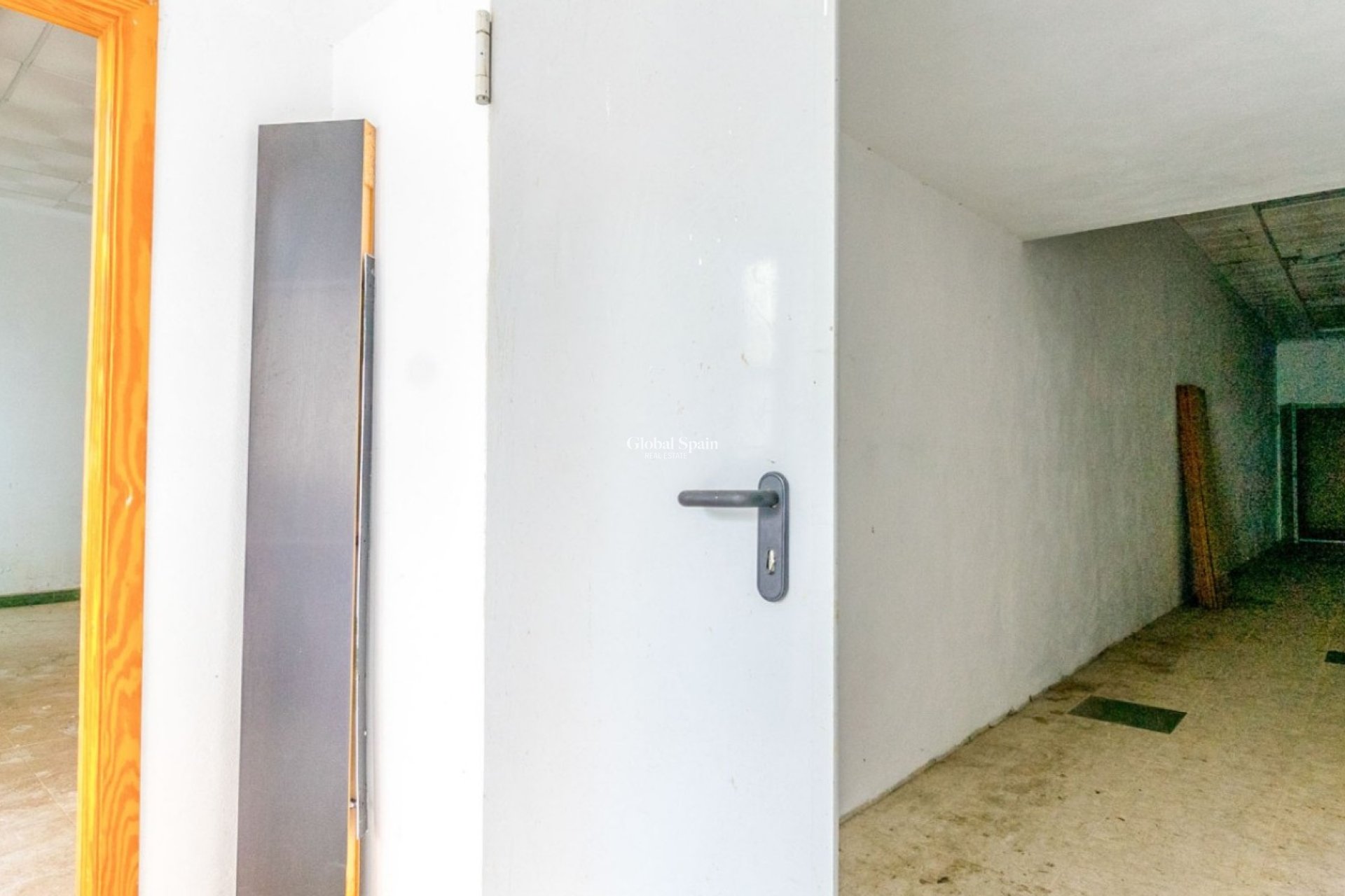 Resale - COMMERCIAL PROPERTY -
TORREVIEJA - Torrevieja