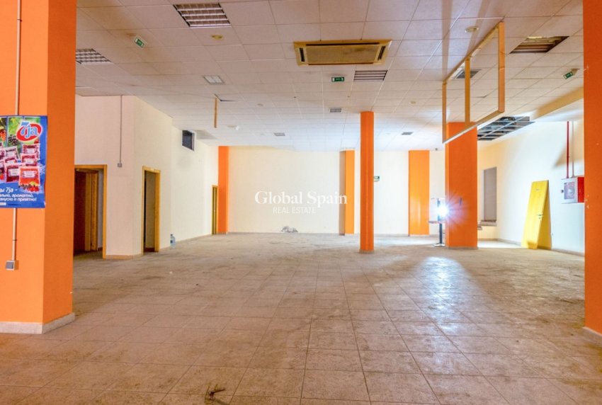 Resale - COMMERCIAL PROPERTY -
TORREVIEJA - Torrevieja