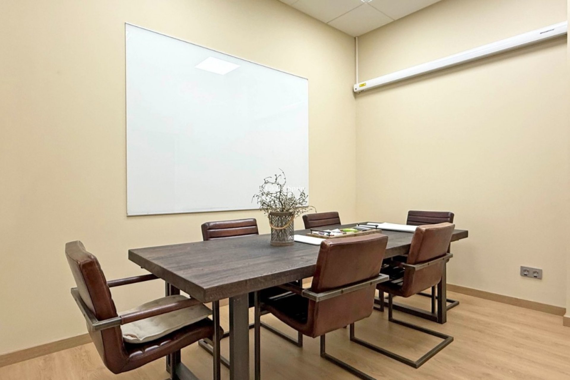 Resale - COMMERCIAL PROPERTY -
TORREVIEJA - Torrevieja