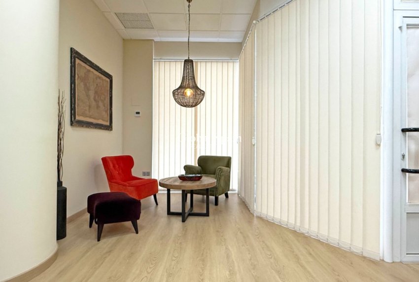 Resale - COMMERCIAL PROPERTY -
TORREVIEJA - Torrevieja