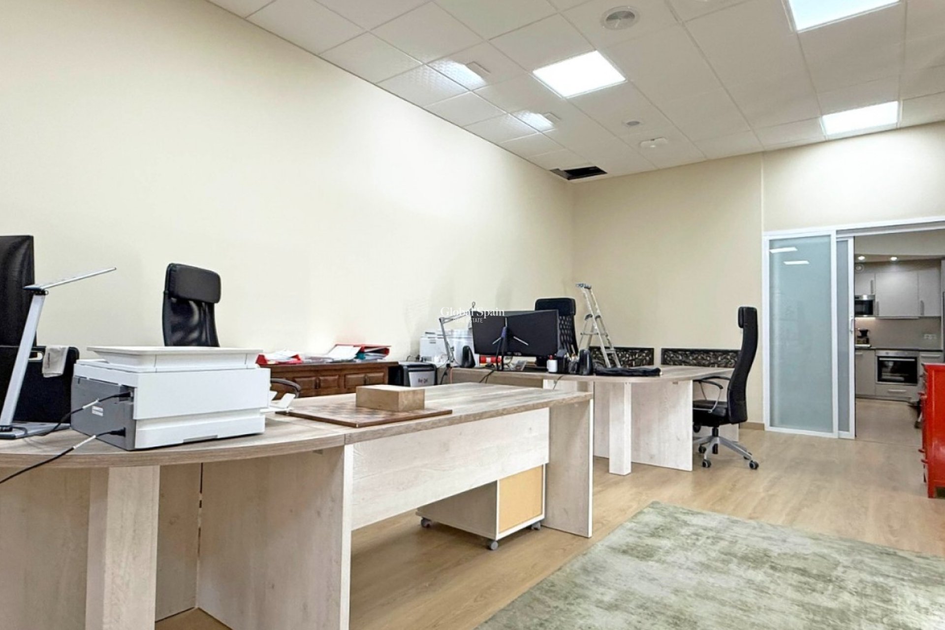 Resale - COMMERCIAL PROPERTY -
TORREVIEJA - Torrevieja