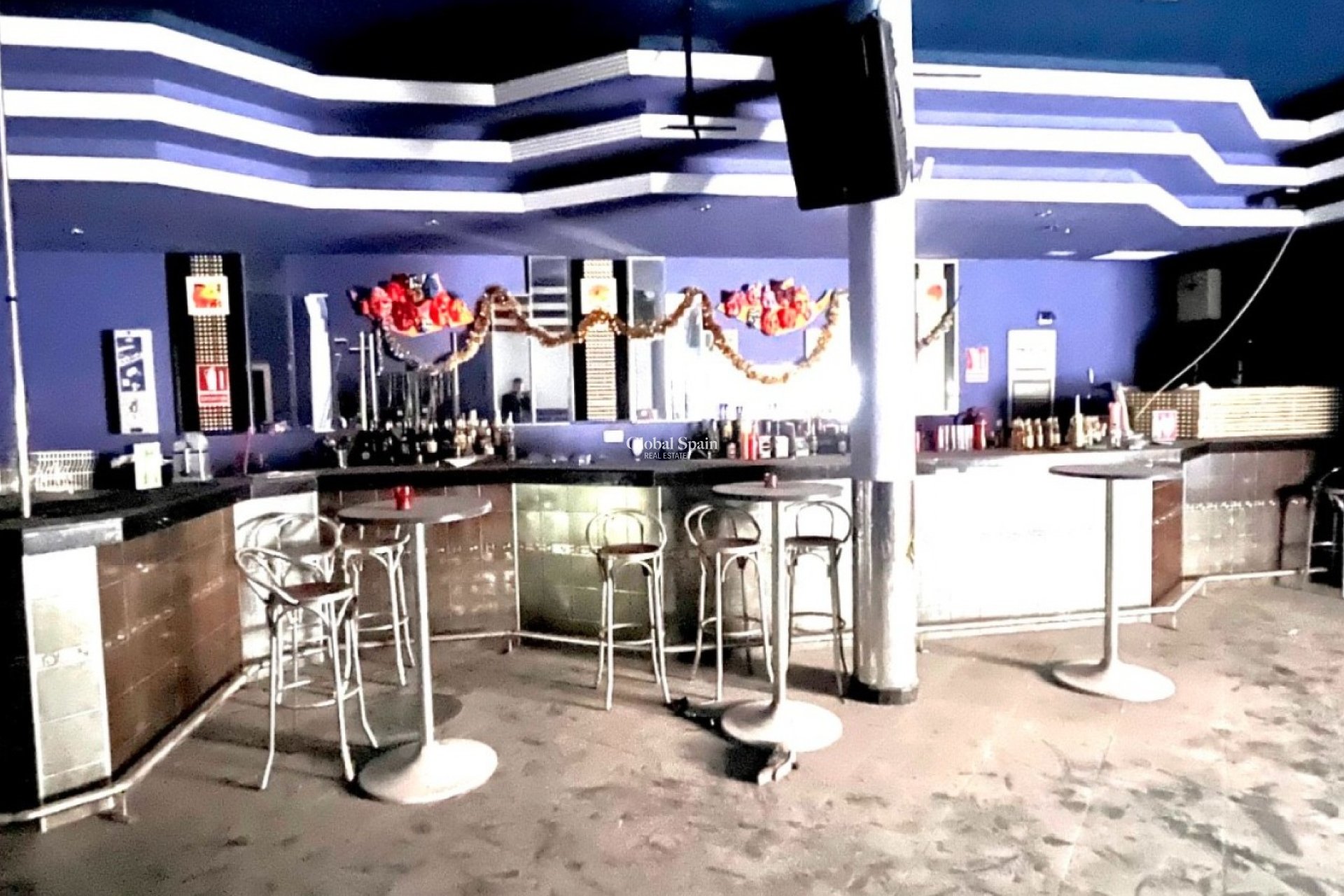 Resale - Commercial -
TORREVIEJA - Playa del Cura