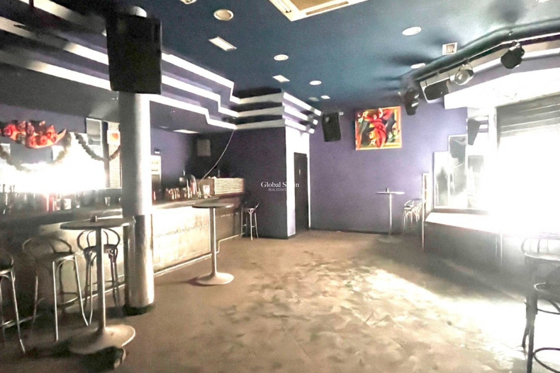 Resale - Commercial -
TORREVIEJA - Playa del Cura