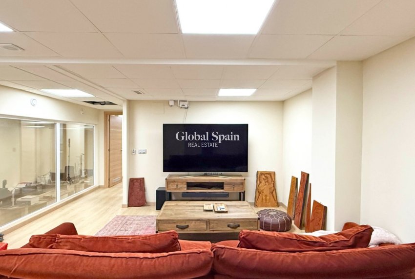 Resale - Commercial -
TORREVIEJA - Torrevieja