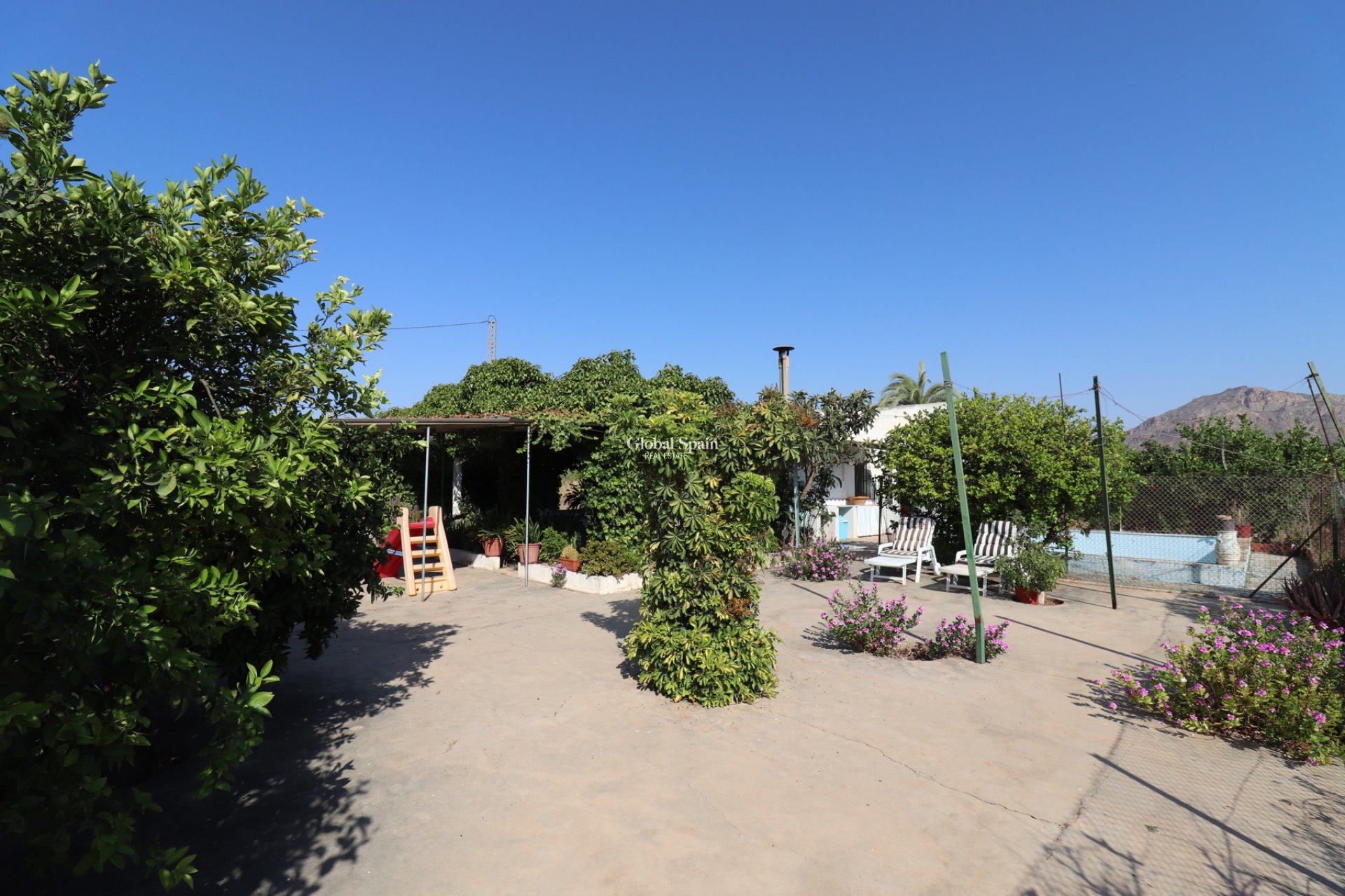 Resale - Country Property/Finca -
ALBATERA