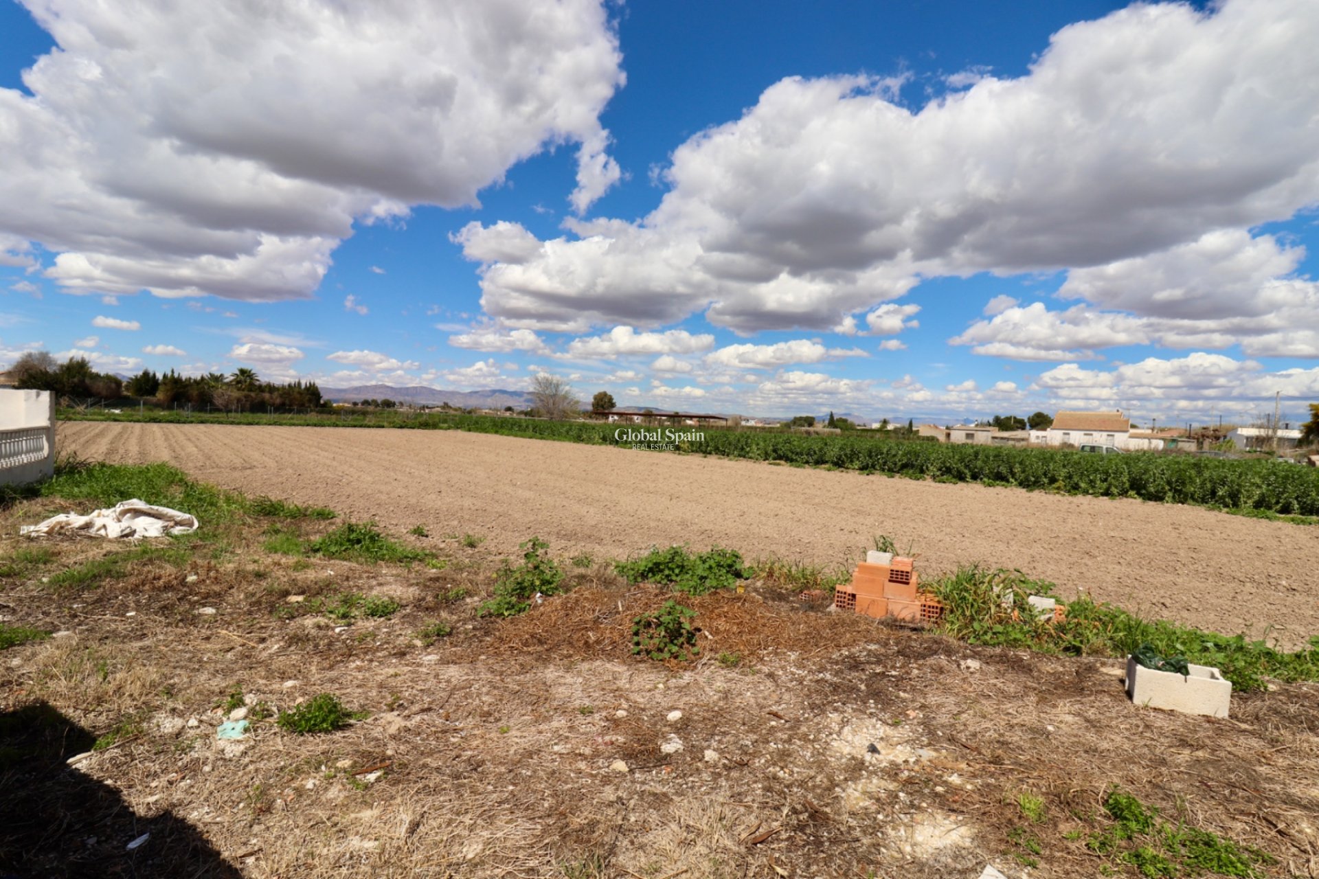 Resale - Country Property/Finca -
DOLORES