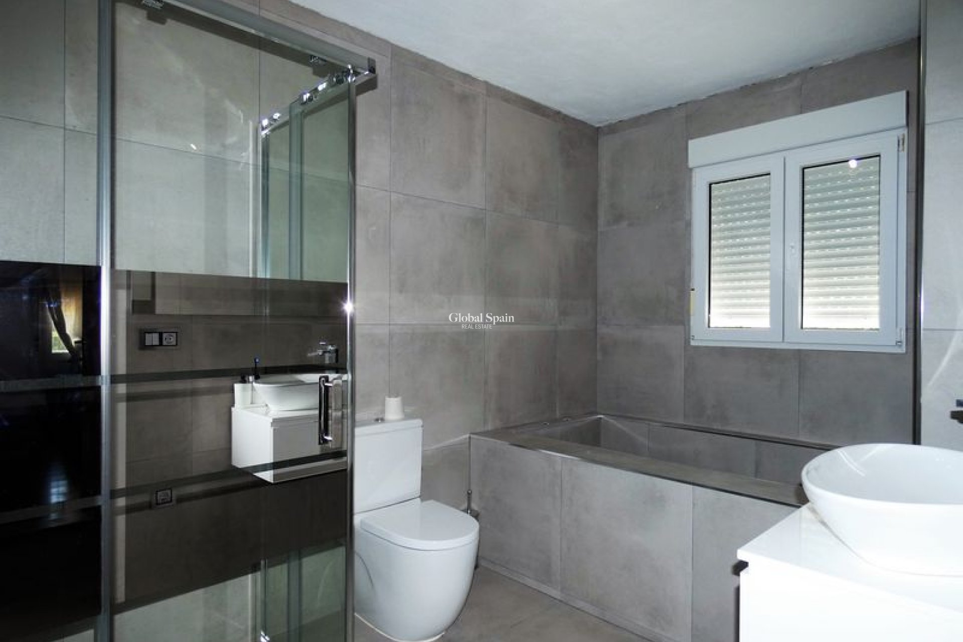 Resale - Country Property/Finca -
ORIHUELA