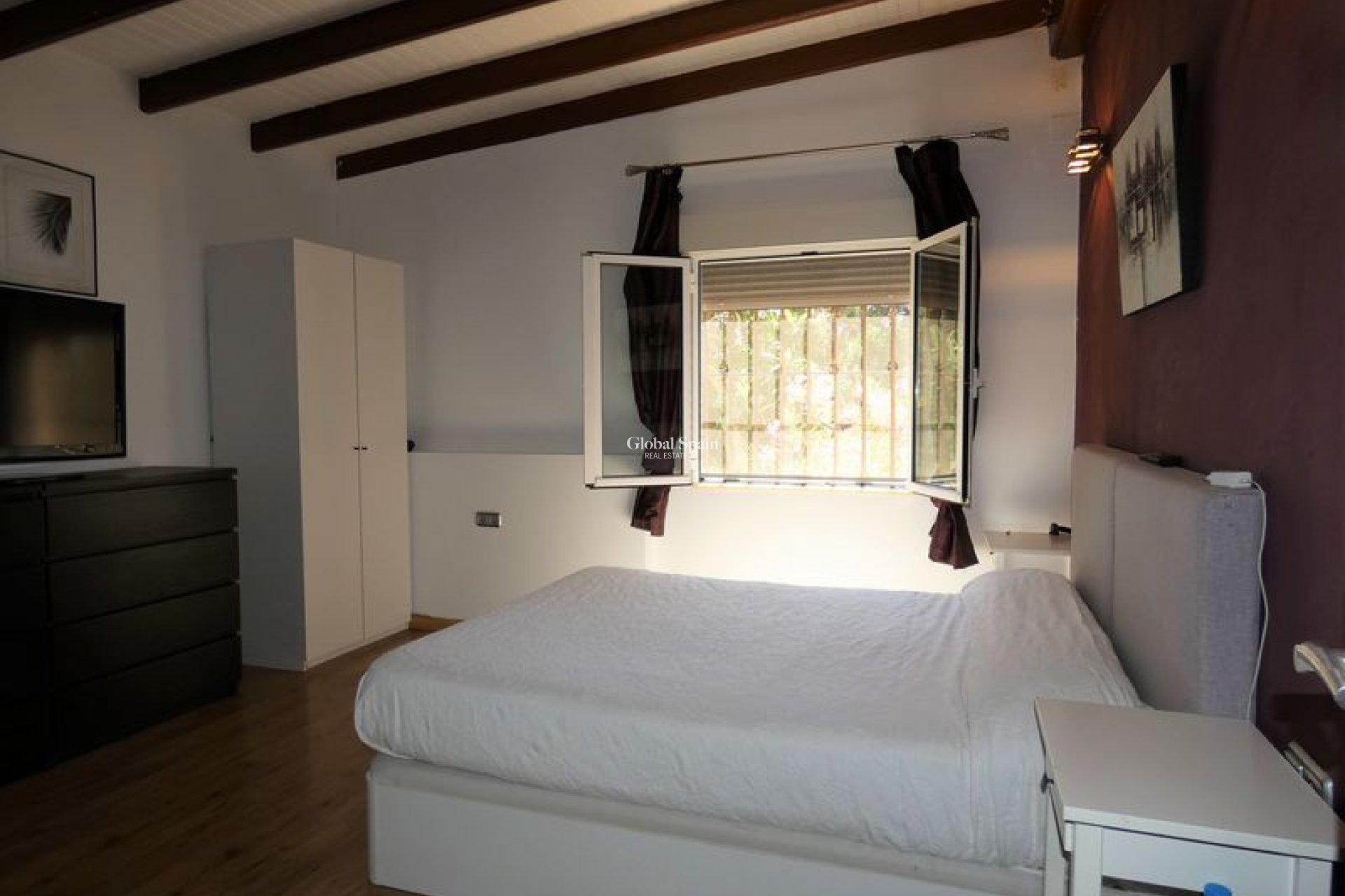 Resale - Country Property/Finca -
ORIHUELA