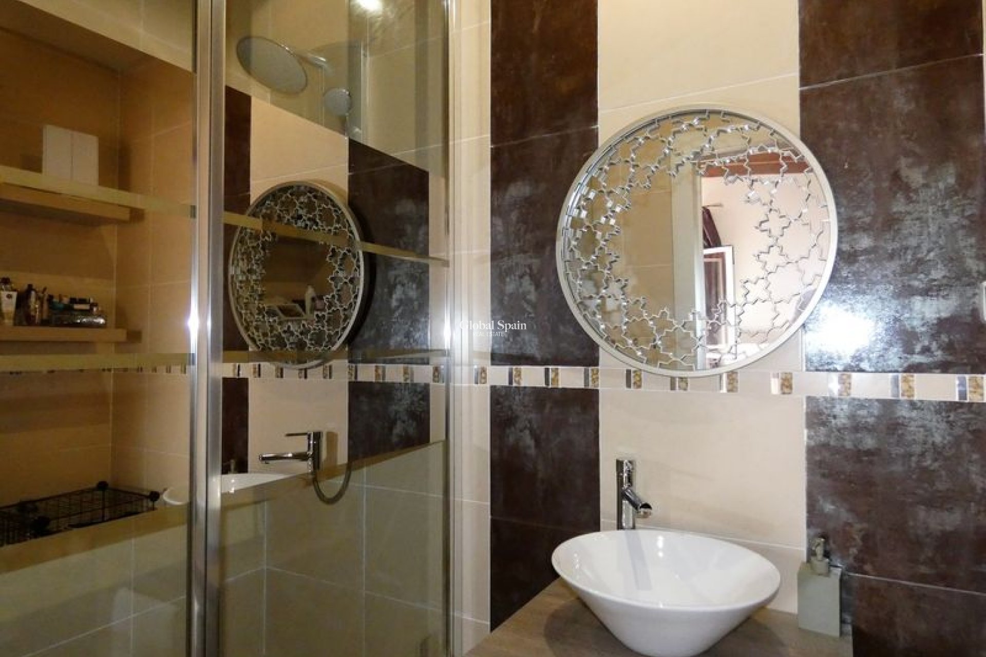 Resale - Country Property/Finca -
ORIHUELA