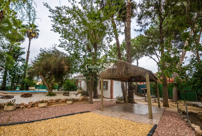 Resale - Country Property/Finca -
ORIHUELA