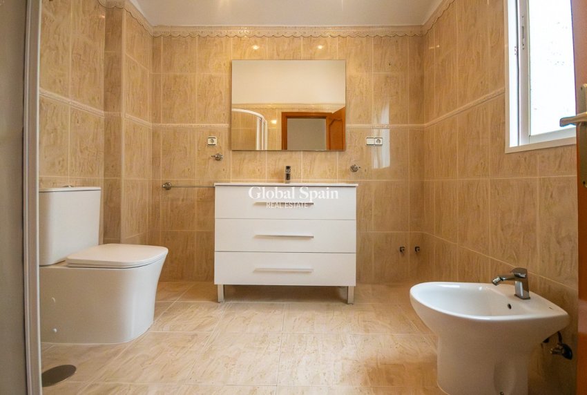 Resale - Country Property/Finca -
ORIHUELA