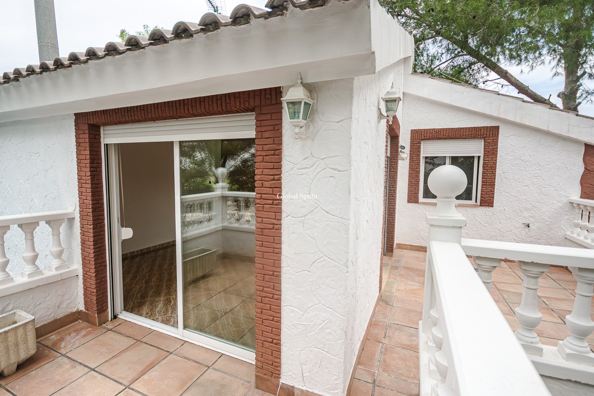 Resale - Country Property/Finca -
ORIHUELA