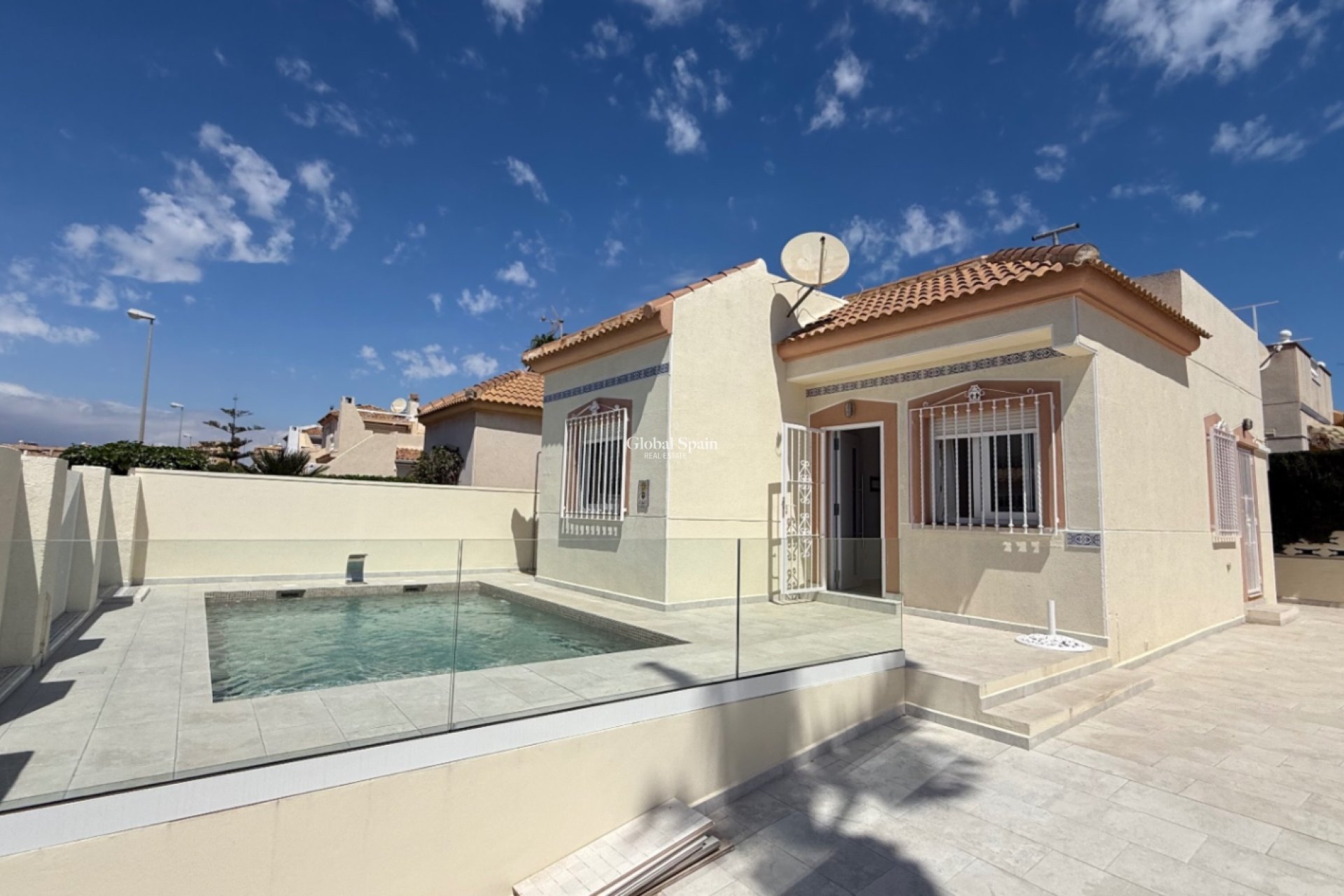 Resale - detached_house -
TORREVIEJA - Costa Blanca Sur