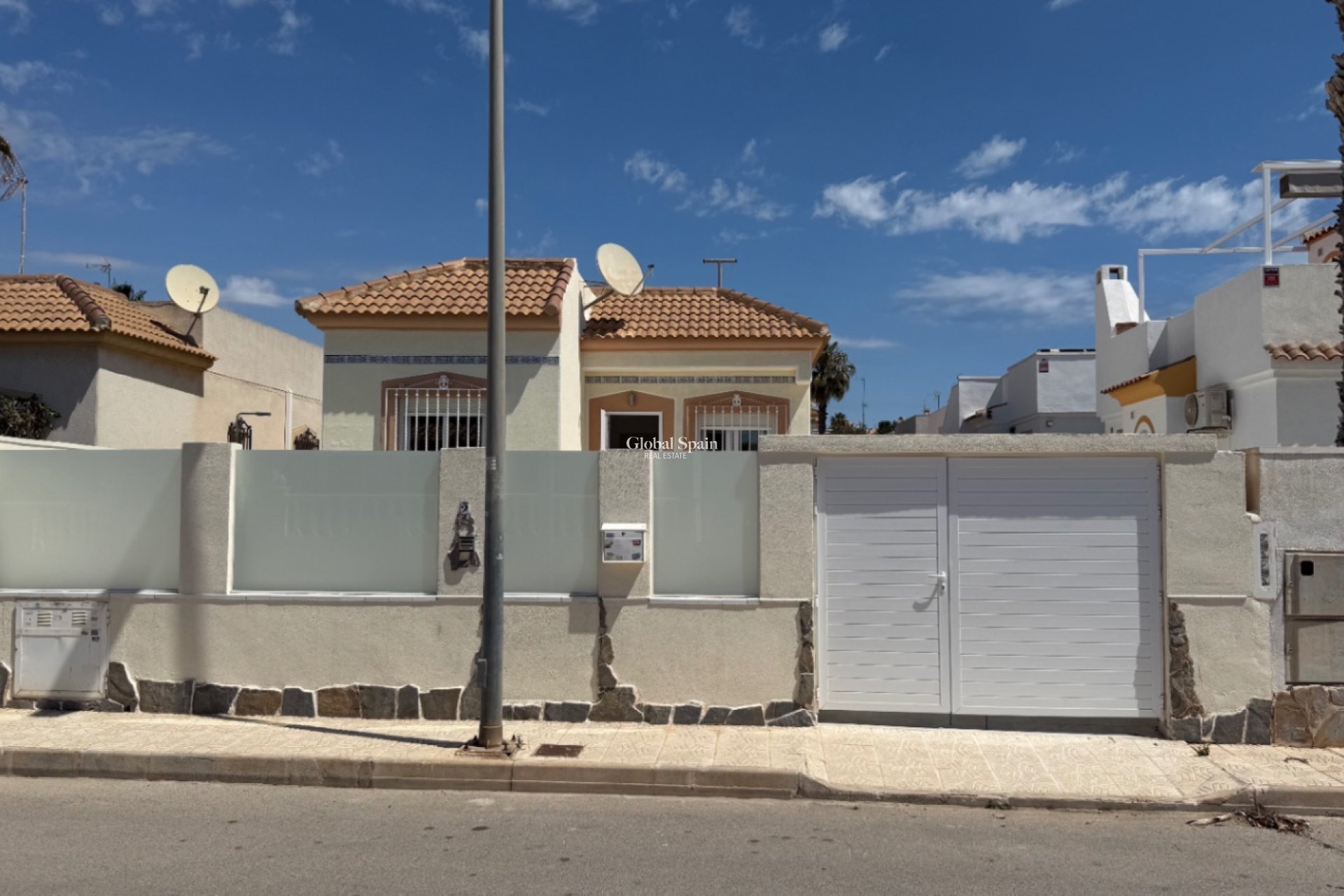 Resale - detached_house -
TORREVIEJA - Costa Blanca Sur