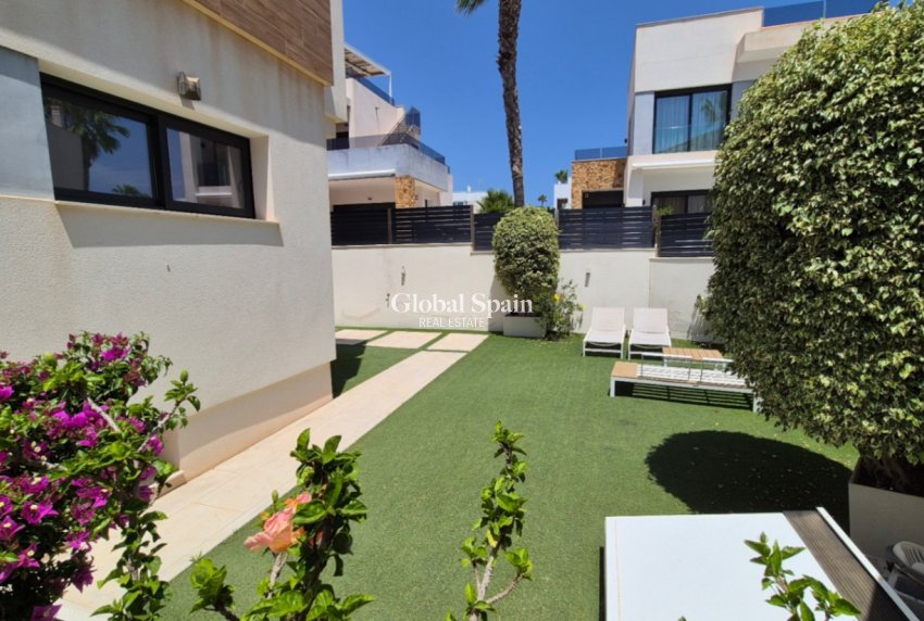 Resale - detached_house -
TORREVIEJA - Costa Blanca Sur