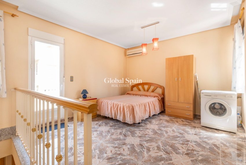 Resale - Duplex -
LOS ALCÁZARES - Centro