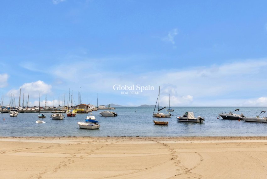 Resale - Duplex -
LOS ALCÁZARES - Centro