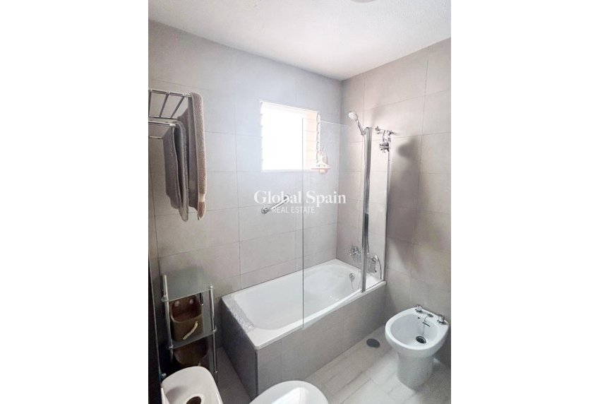 Resale - Duplex -
TORREVIEJA - Center