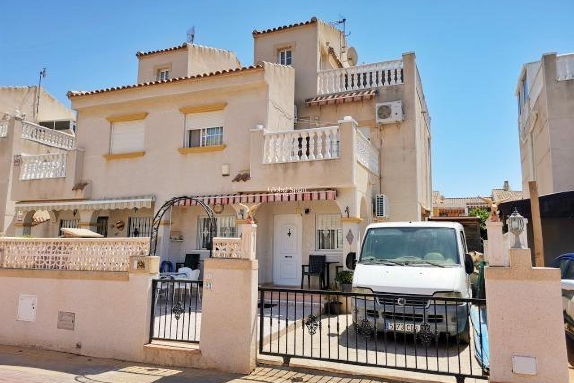 Resale - Duplex -
TORREVIEJA - El limonar