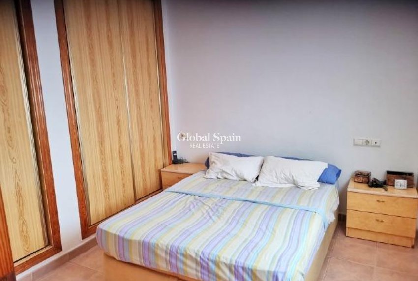 Resale - Duplex -
TORREVIEJA - El limonar