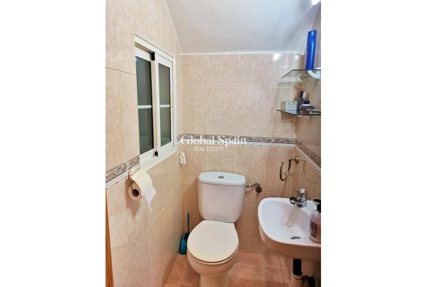 Resale - Duplex -
TORREVIEJA - El limonar