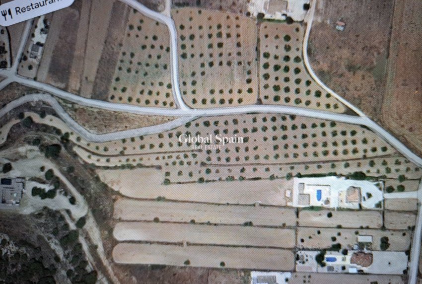 Resale - Grond -
Pinoso