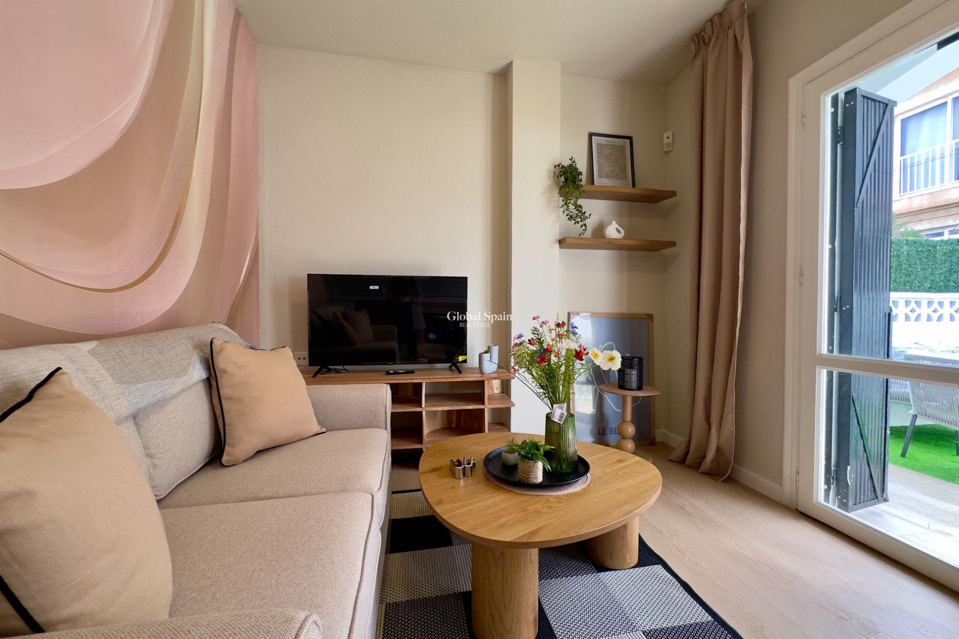 Resale - Ground Floor -
ORIHUELA COSTA - La Regia