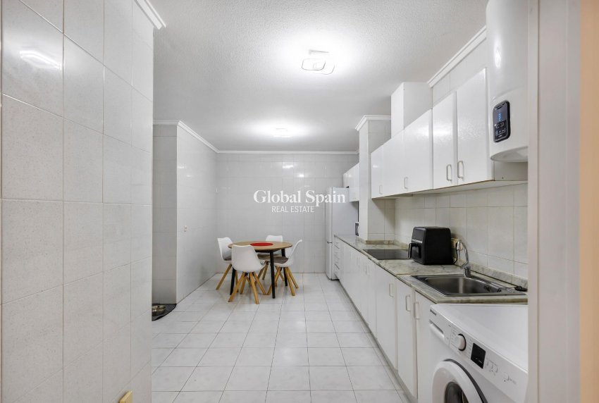 Resale - Ground Floor -
TORREVIEJA - Centro