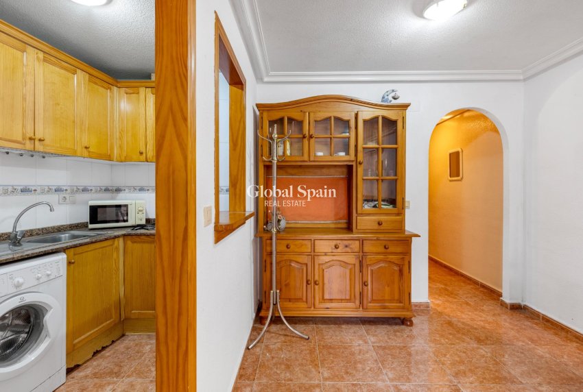 Resale - Ground Floor -
TORREVIEJA - Estacion de autobuses