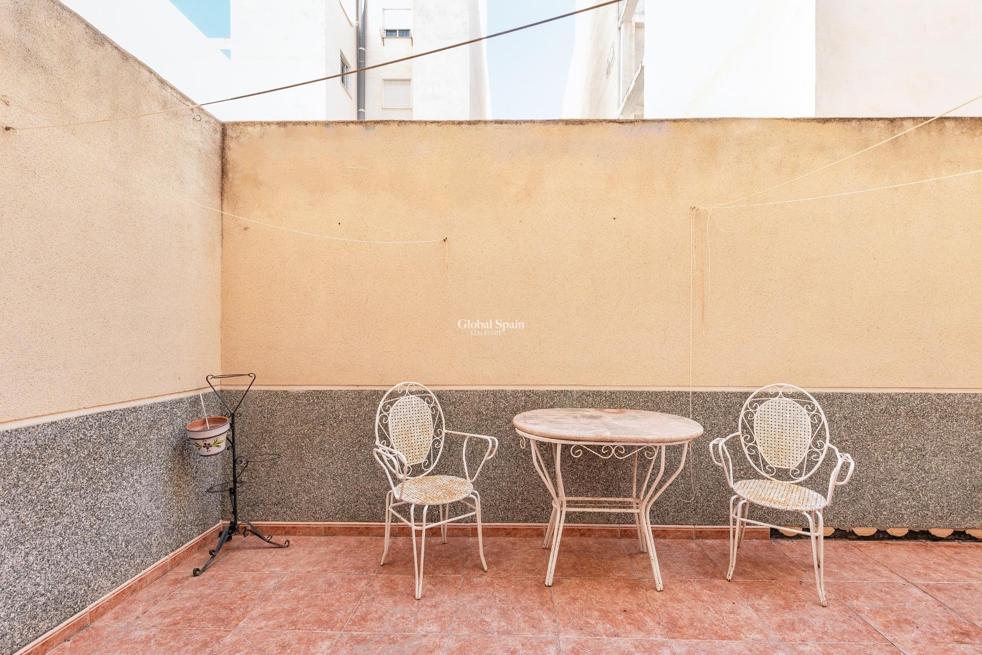 Resale - Ground Floor -
TORREVIEJA - Estacion de autobuses