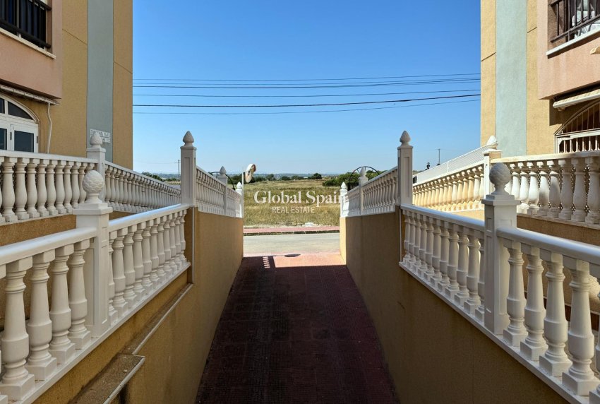 Resale - Ground Floor -
TORREVIEJA - La Mata pueblo
