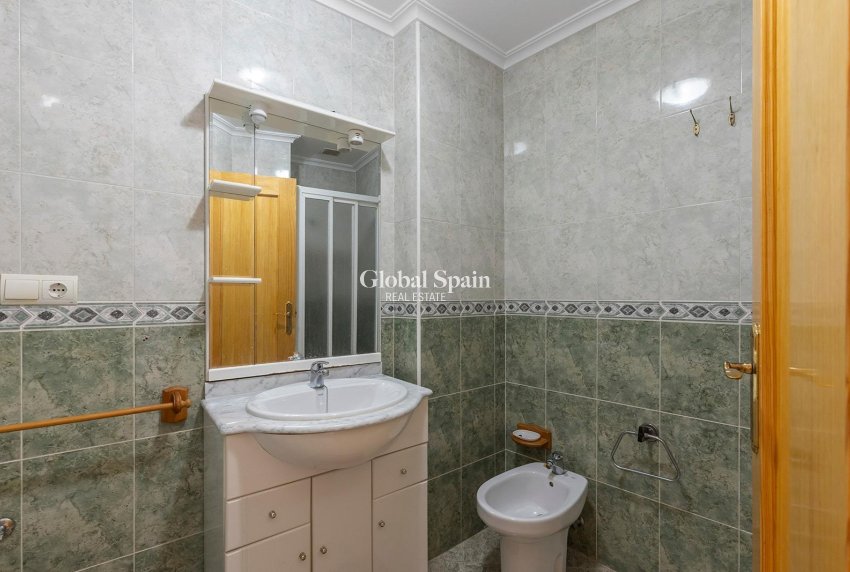 Resale - Ground Floor -
TORREVIEJA - La Mata