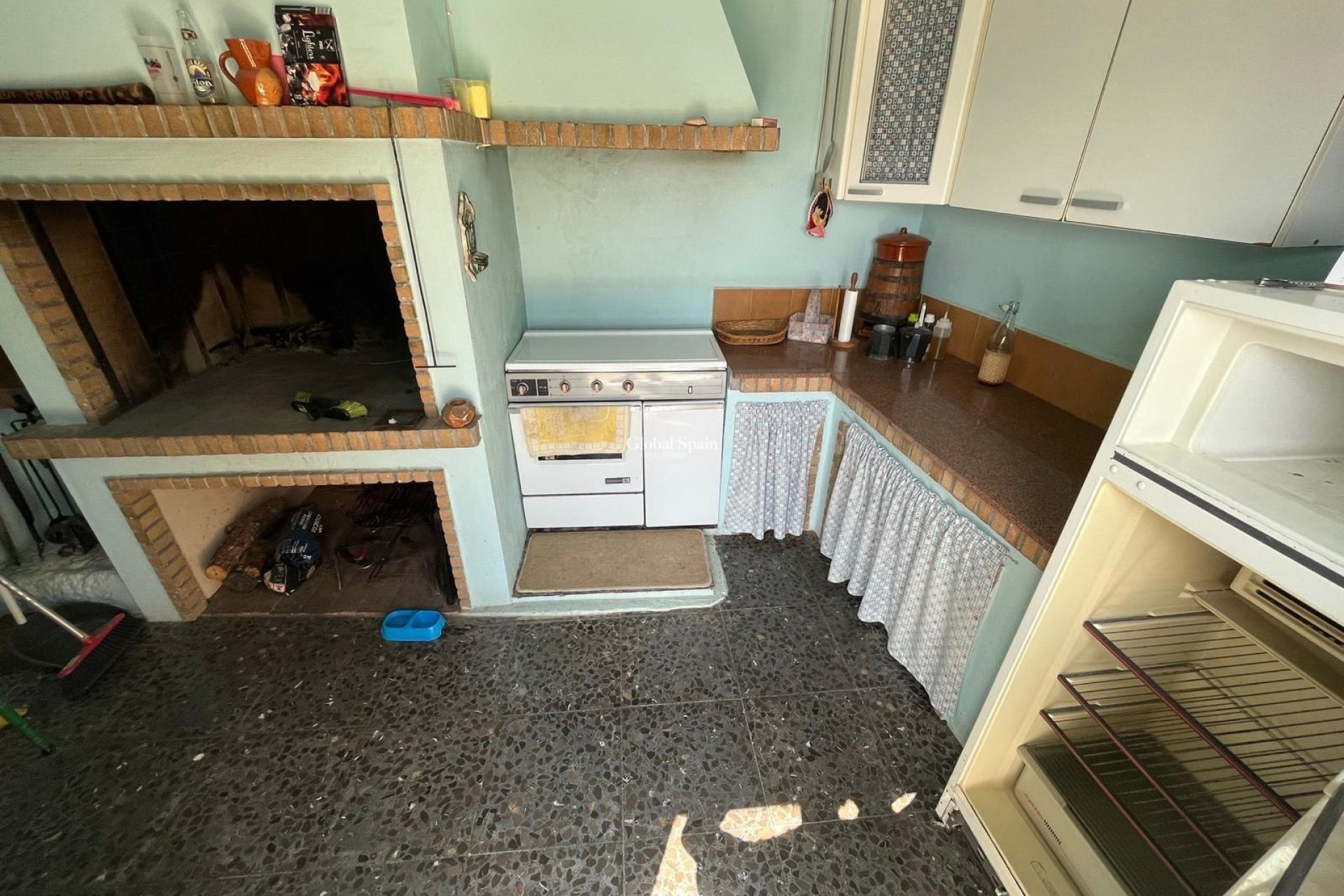 Resale - HOUSE -
ABANILLA - El Partidor