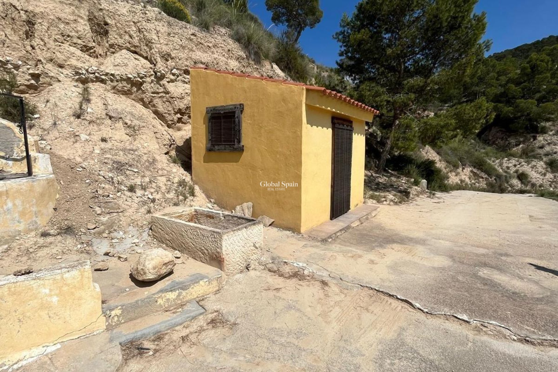 Resale - HOUSE -
ABANILLA - El Partidor