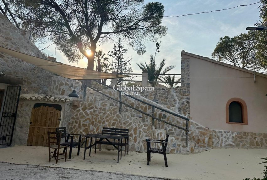 Resale - HOUSE -
ABANILLA - Inland