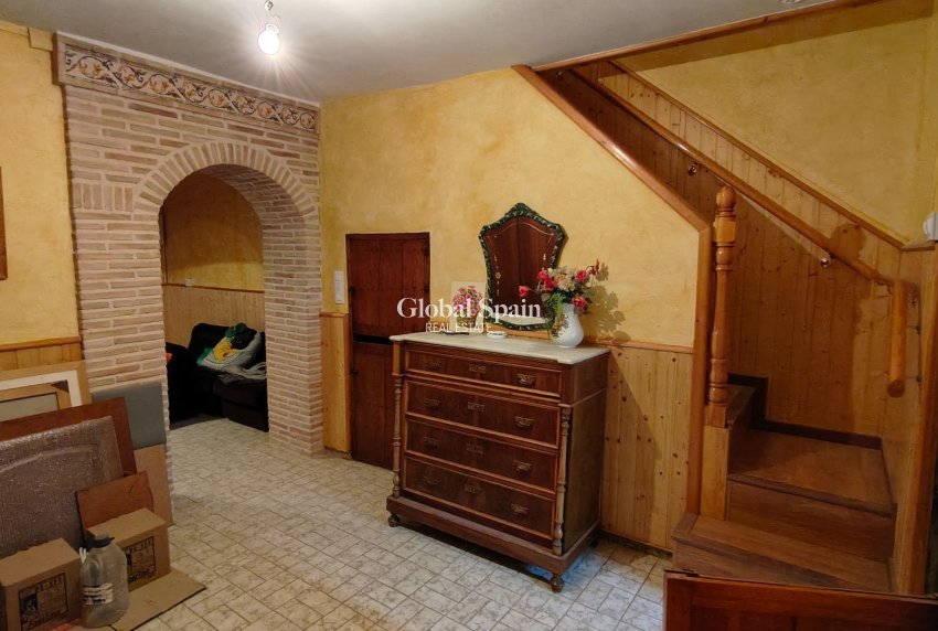 Resale - HOUSE -
ABANILLA - Inland