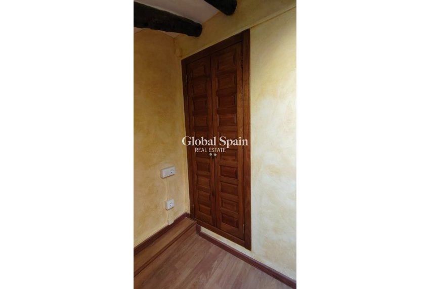 Resale - HOUSE -
ABANILLA - Inland